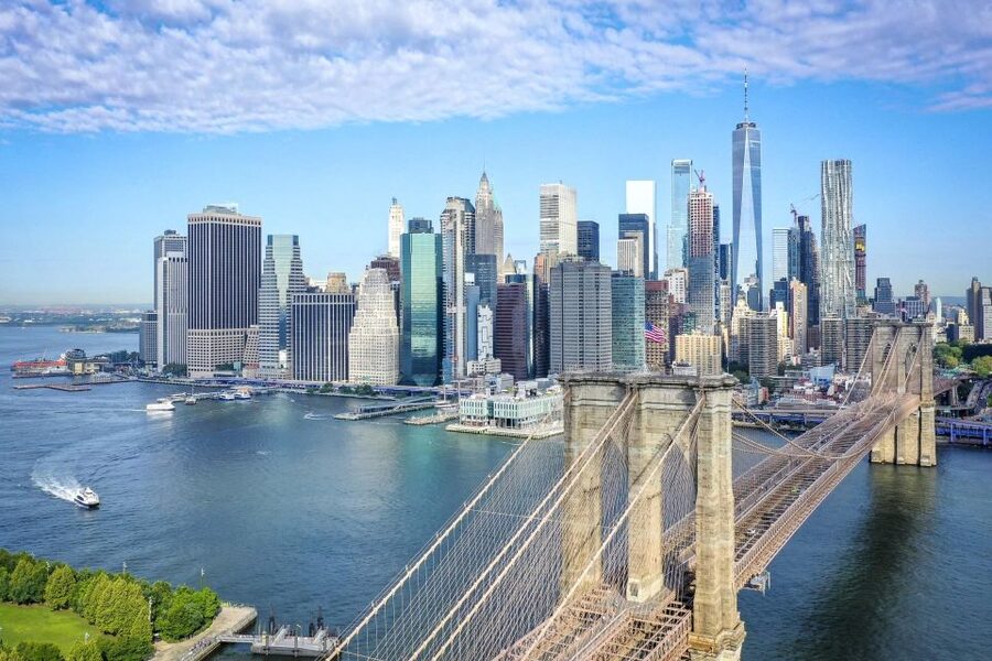 NYC Midtown Manhattan Highlights Private Walking Tour - The six-hour option reaches the Empire State Building