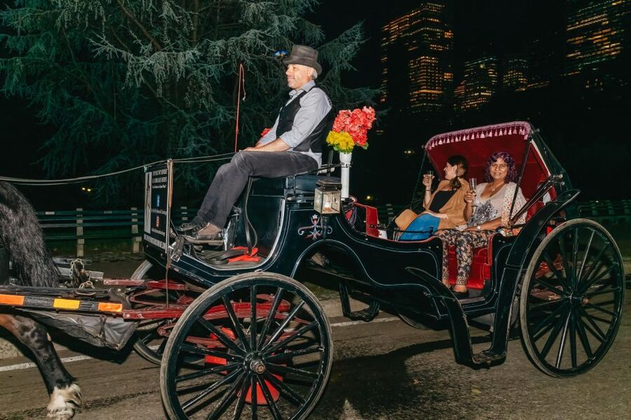 NYC MOONLIGHT HORSE CARRIAGE RIDE through Central Park - The Dakota, Strawberry Fields, and Tavern on the Green