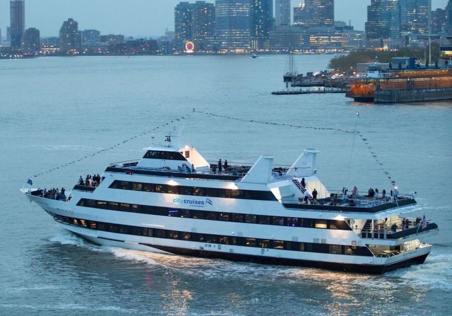 NYC: New Year's Eve Buffet Dinner Fireworks Harbor Cruise - Skyline views from the Hudson and East Rivers