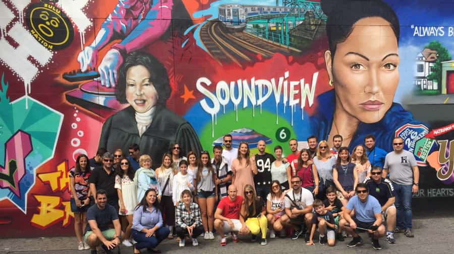 NYC: New York City Contrasts Tour through Harlem, The Bronx, Queens and Brooklyn - Four boroughs from one Midtown departure