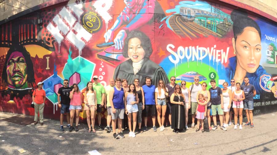 NYC: New York City Contrasts Tour through Harlem, The Bronx, Queens and Brooklyn - Queens delivers the sharpest contrast