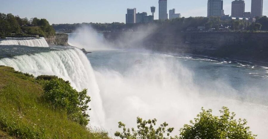 NYC: Niagara Falls, Philadelphia, Washington DC 4-Day Tour - What $805 buys you over four days