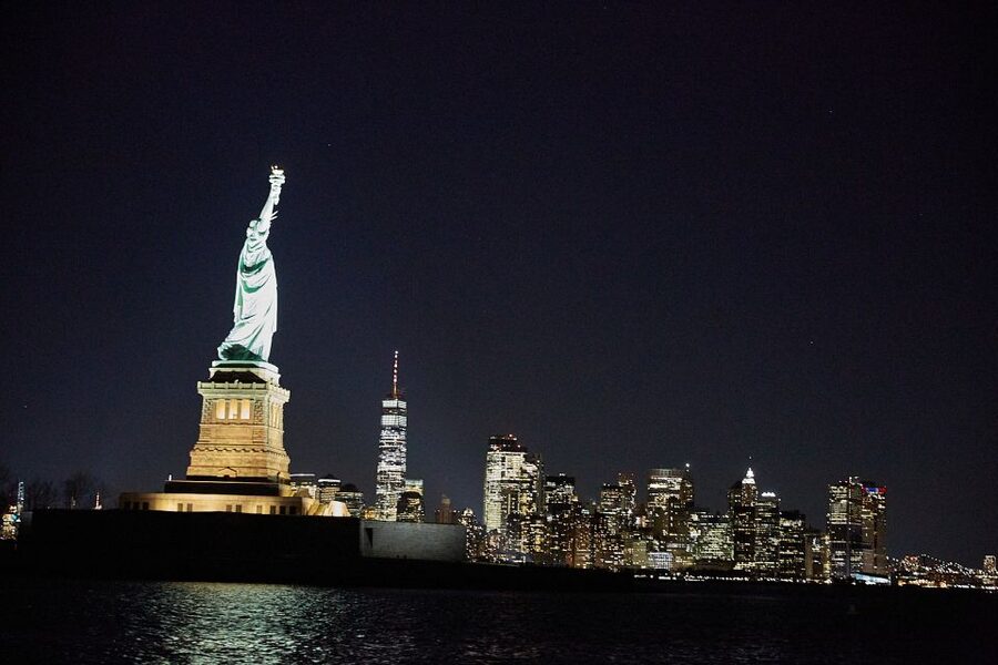 NYC: Night Holiday Lights and Cocoa Cruise - Practical tips for a smoother evening
