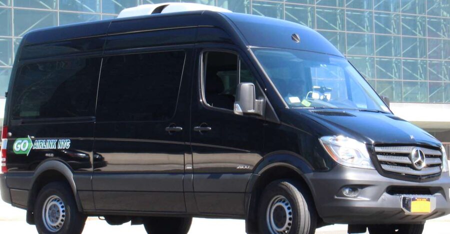NYC: One-Way Transfer to/from JFK Airport and Manhattan - Key Points at a Glance