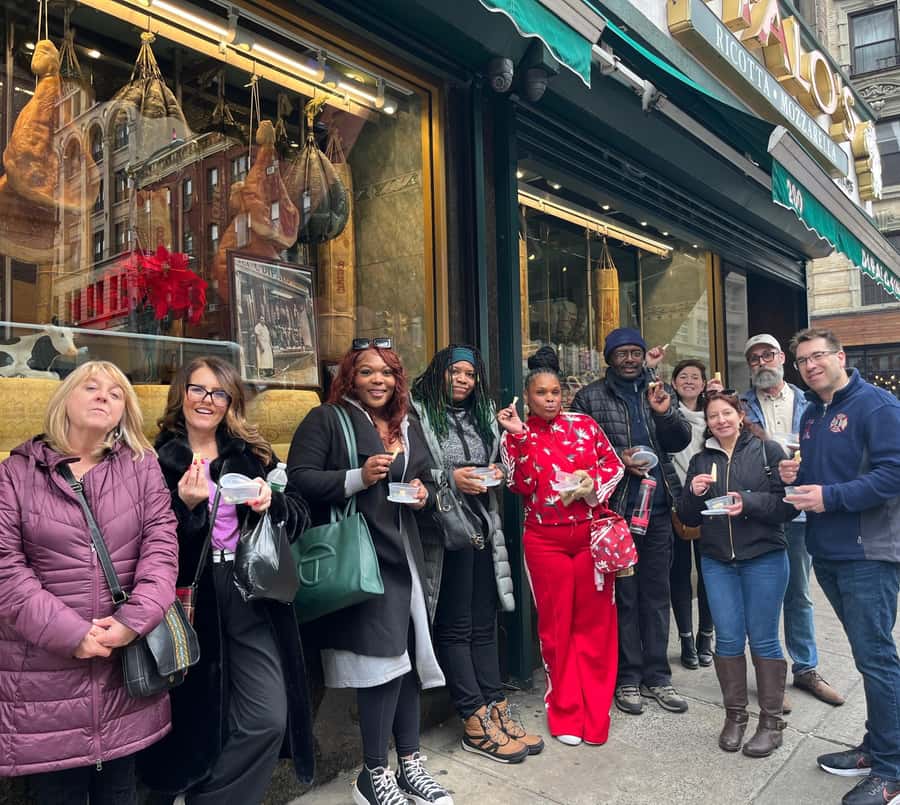 NYC: Original Chinatown and Little Italy Foodie Tour - Starting at 30 Mott Street with tea and pastry