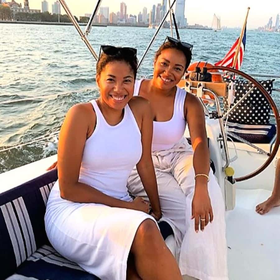 NYC: Private Champagne Sail to the Statue of Liberty - The yacht’s spaces and what to bring