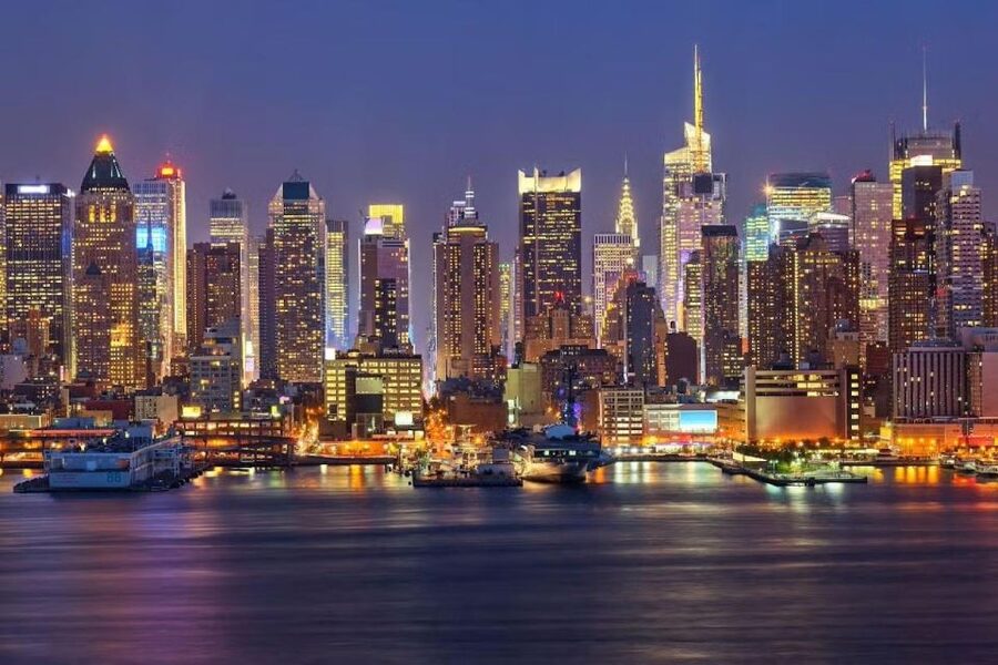 NYC: Private Contrast Tour of New York - Starting along Manhattan’s west side