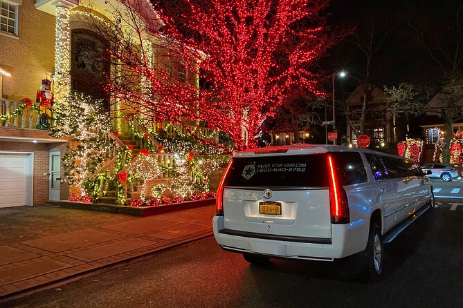 NYC Private Holiday Lights Tour - Crossing to Brooklyn during the holiday rush