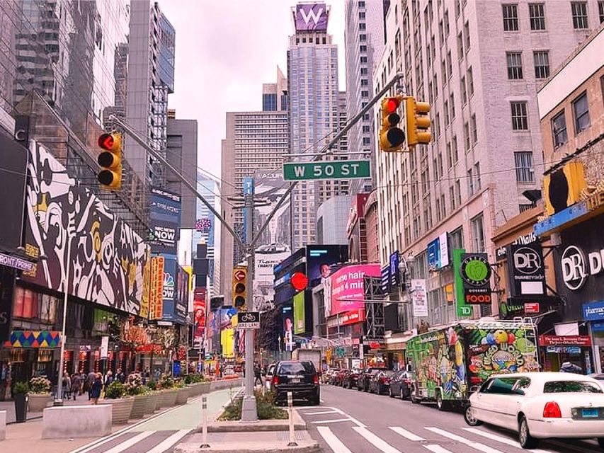 NYC: Private Home Alone 2 Stretch Limousine Tour with Pizza - Is $959 good value?