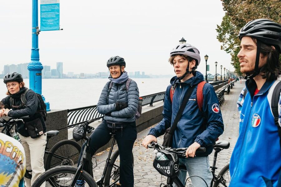NYC: Radical and Weird History Bike Tour of Manhattan - How safe and manageable is the cycling?