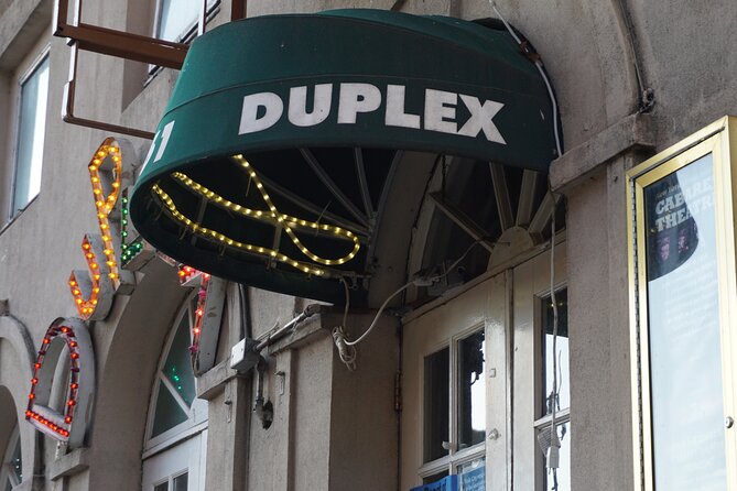 NYC's History of Comedy Tour - The Duplex and the small-room comedy tradition
