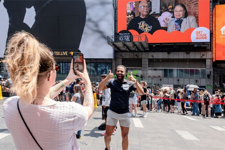 NYC: See Yourself on a Times Square Billboard for 24 Hours - Choosing the right image, video, and frame