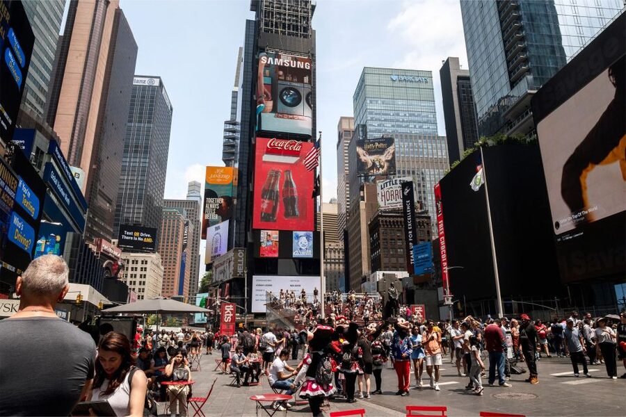 NYC: See Yourself on a Times Square Billboard for 24 Hours - Is $150 a fair price?