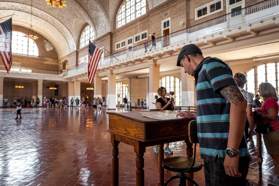 NYC: Statue of Liberty and Ellis Island Tour with Ferry - How the two tour lengths compare
