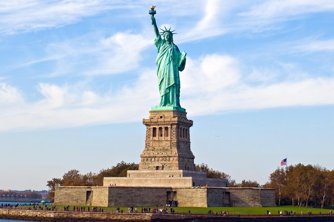 NYC Statue of Liberty Ferry and Transfer - Starting in Midtown, with one important warning