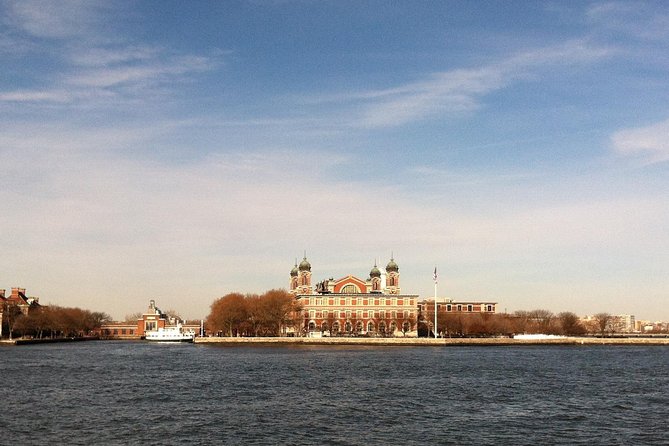 NYC Statue of Liberty Ferry and Transfer - What the guides add