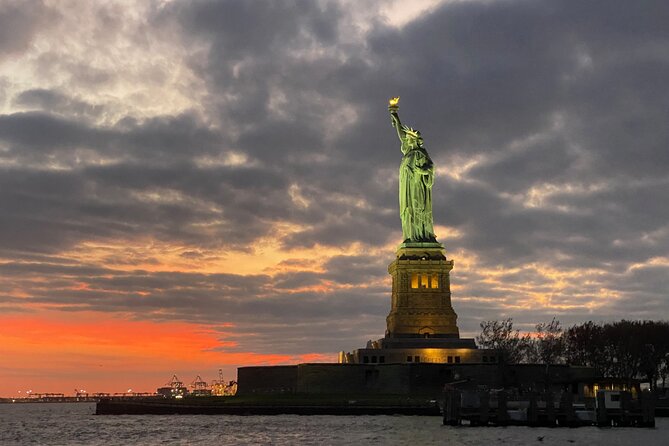 NYC: Statue of Liberty Night Cruise and Skyline - What the mixed experience means for you