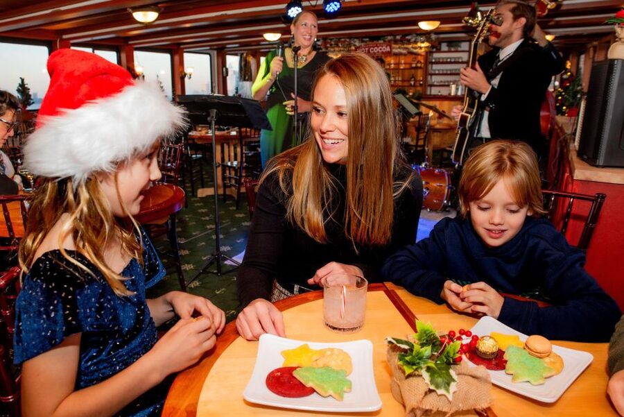 NYC: Sunset Holiday Cocoa Cruise - Why the sunset timing matters on the Hudson