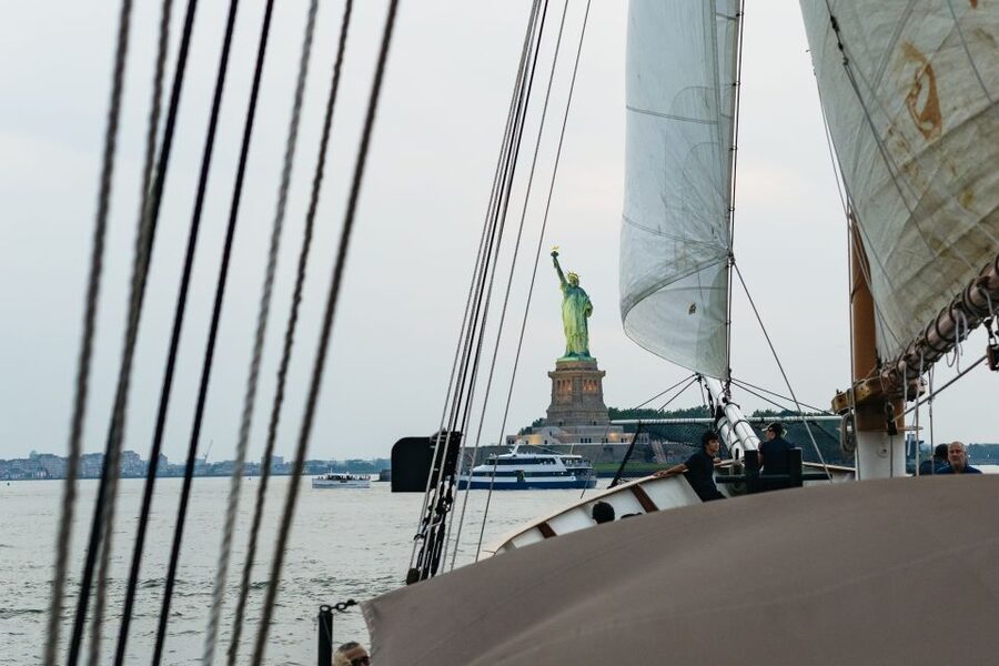 NYC: Sunset Jazz Sail aboard the 'Clipper City' - Should you book this sunset jazz sail?