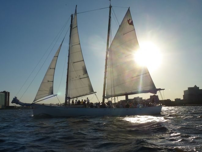 NYC: Sunset Sail Aboard Schooner Adirondack - How the crew shapes the trip