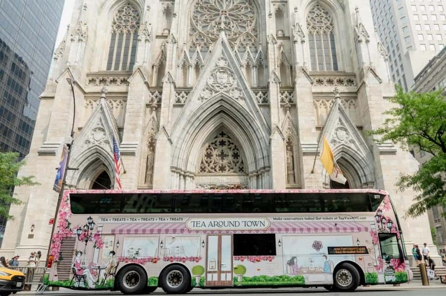 NYC: Tea Around Town Bus Tour with Live Entertainment - Is the $79 price fair?
