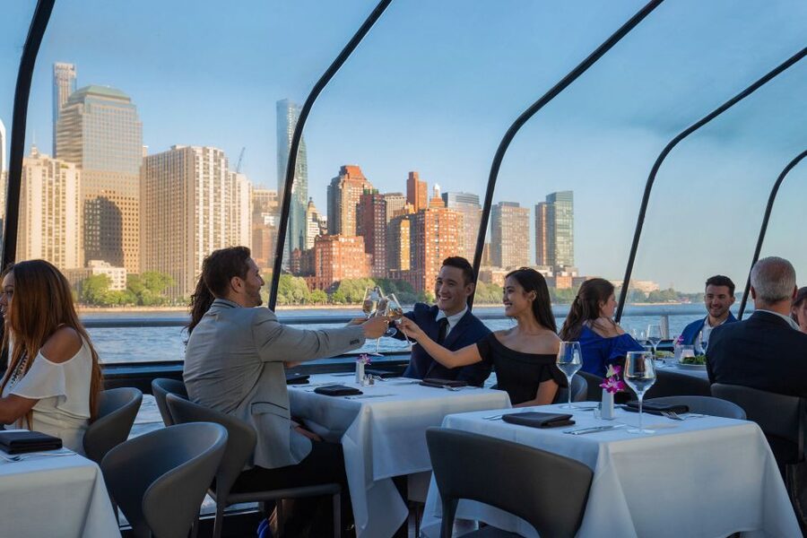 NYC: Thanksgiving Gourmet Lunch or Dinner Harbor Cruise - How the entertainment changes the mood