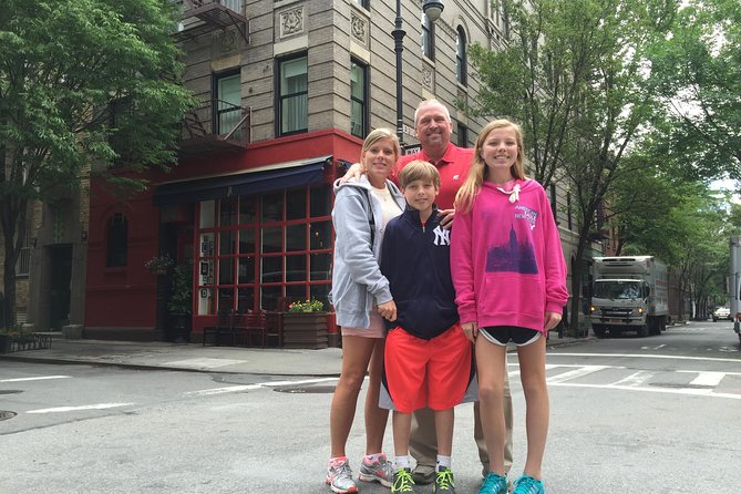 NYC TV & Movie Locations Bus Tour – Friends, Seinfeld & More - Key points to know before you book