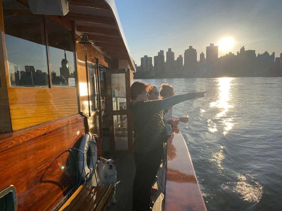 NYC: Urban Wildlife Sunset Tour of the East River - Key points to know before booking