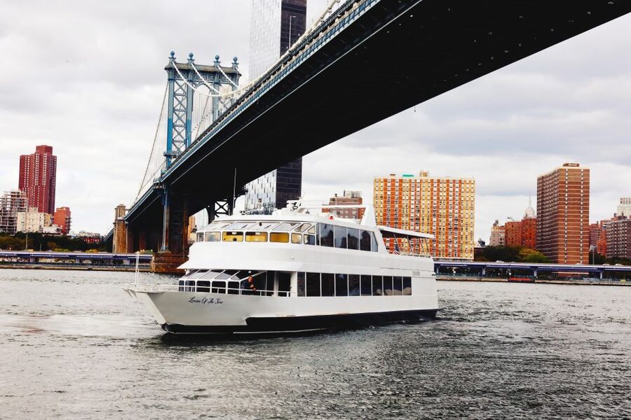 NYC: Vintage Wine Tasting and Classic Car Combo Tour - The classic car route through Midtown Manhattan
