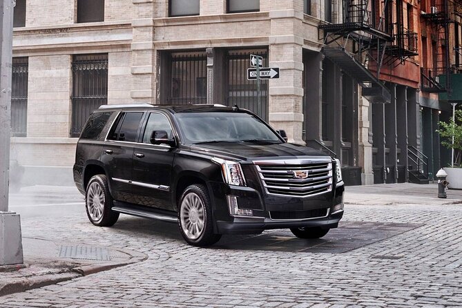 NYC VIP Private Luxury airport arrival ride by Stretch Limousine - What the ride feels like on the way into New York