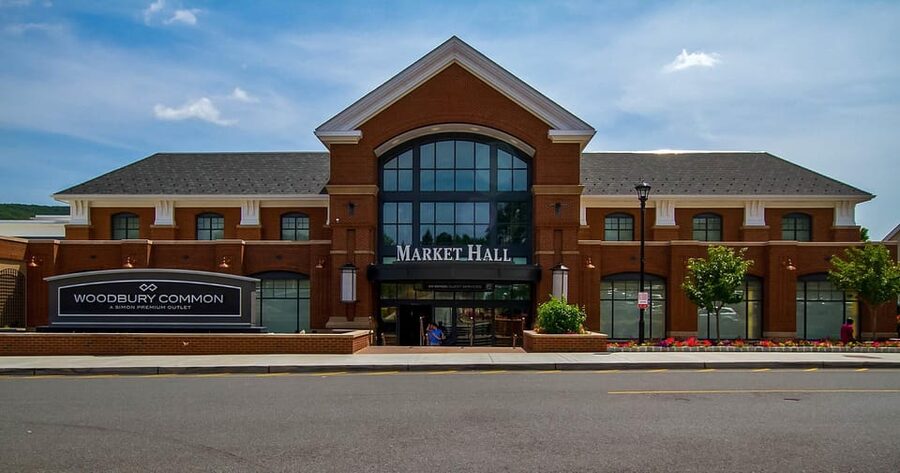 NYC: Woodbury Outlets Private Shopping Tour - Seven hours to shop at up to 220 stores