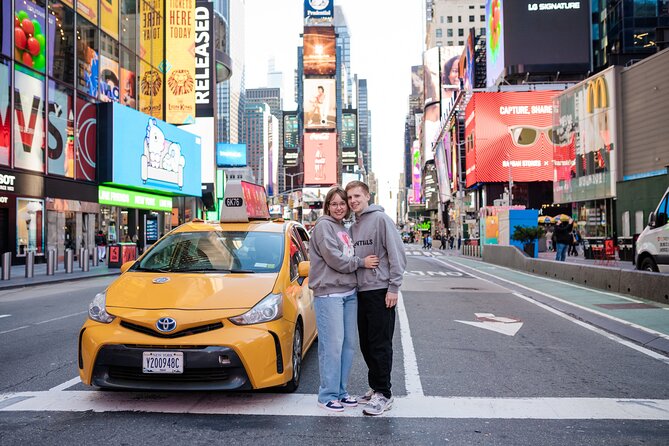 Photographer in New York - A private photo session built around New York landmarks