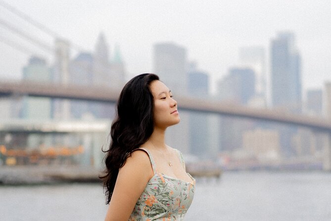 Photoshoot Tour in New York City - Crossing the Brooklyn Bridge