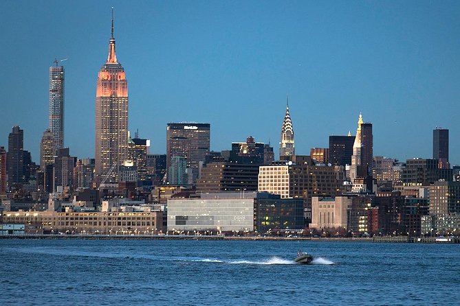 PRIVATE Manhattan Speedboat Tour - Up to 12 passengers - The Statue of Liberty from outside the security zone