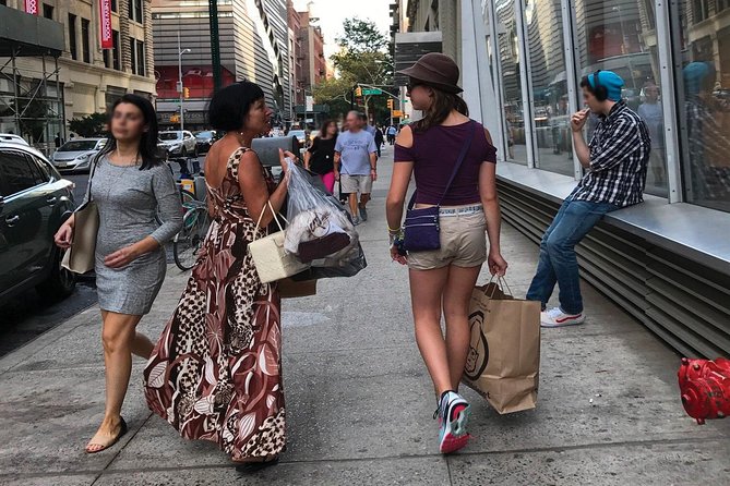 Private New York City Vintage + Secondhand Shopping Day - A shopping tour built around your taste