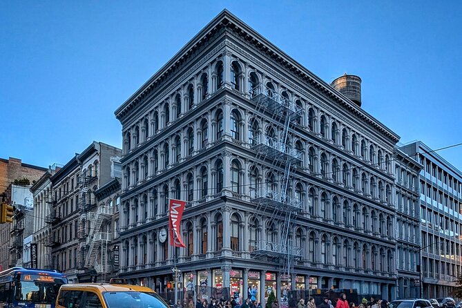 Private NEW YORK CITY Walking Tour - Enjoy NYC Like A Local - SoHo and Greenwich Village, architecture and independent character