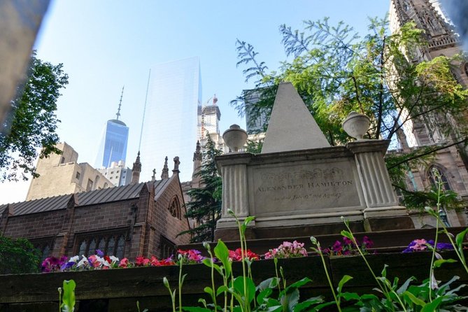 Private New York Tour: Footsteps of Alexander Hamilton - Wall Street, Fearless Girl, and the New York Stock Exchange