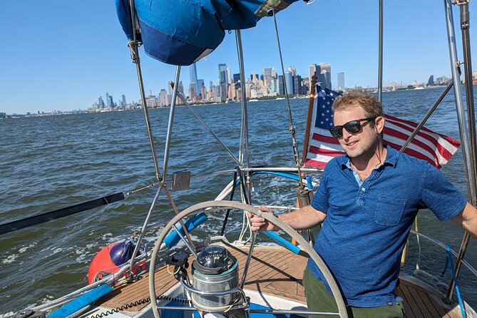 Private Sailing Charter in Brooklyn - One World Trade Center and the Lower Manhattan skyline