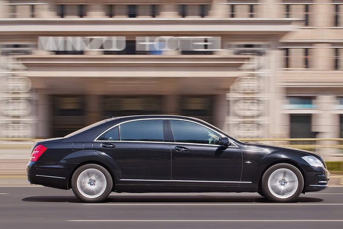Private Sedan New York City Airport Departure Transfer - Choosing between JFK, LaGuardia, and Newark