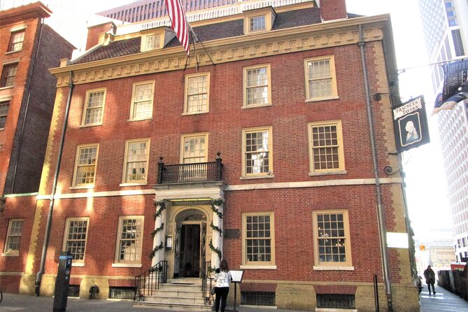 Private Tour of Historic Lower Manhattan and the Financial District NYC - Bowling Green, where New York starts its story