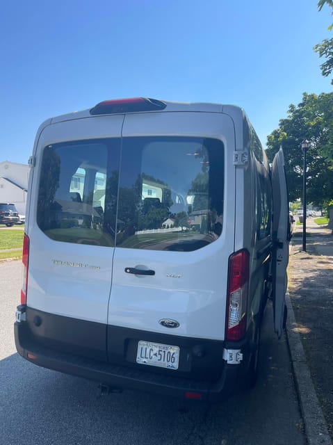 Private Transfer: JFK Airport to Manhattan Up to 10pax - Finding the driver at JFK