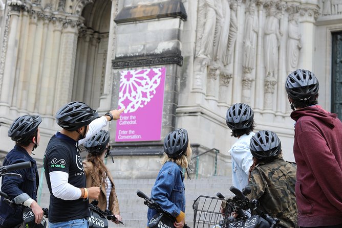 Scenic Manhattan Highlights Bike Tour (English or German) - Riding through New York City for about two hours