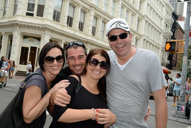Soho and Brooklyn Private Photoshoot and Walking Tour - What the photographer-guide adds