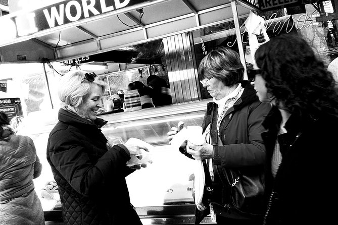 SoHo, Little Italy, and Chinatown Walking Tour in New York - SoHo and the 30-minute cast-iron lesson