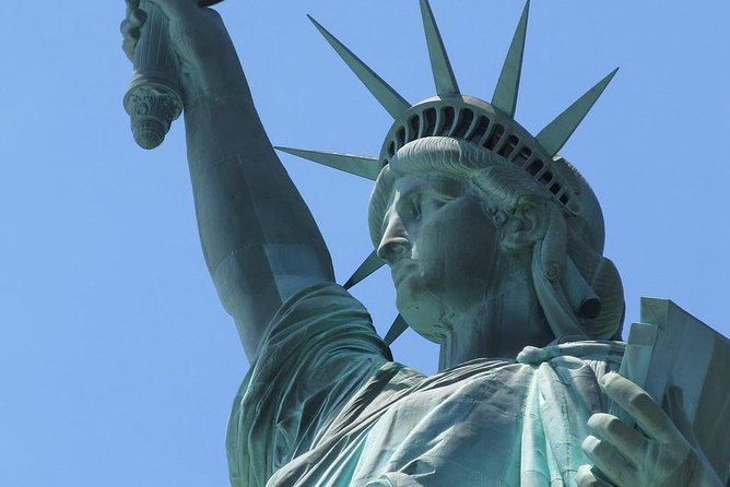Statue of Liberty and Ellis Island 60 Minute sightseeing Cruise - What the one-hour length means for your day