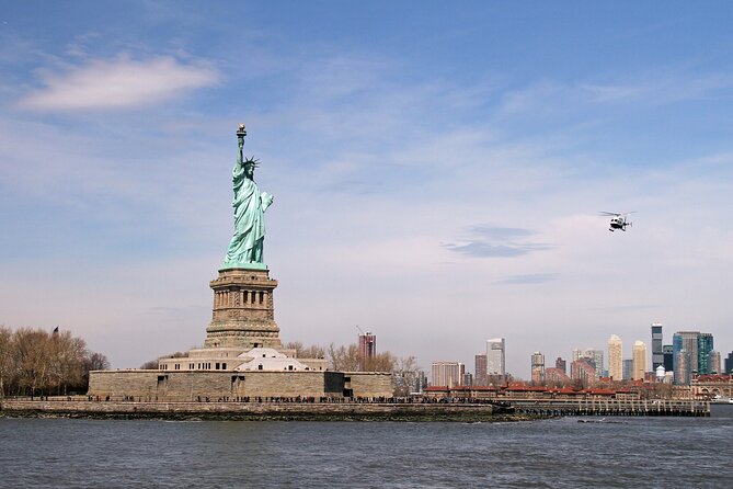 Statue of Liberty and Ellis Island Tour in Spanish - Ellis Island and the Immigration Museum