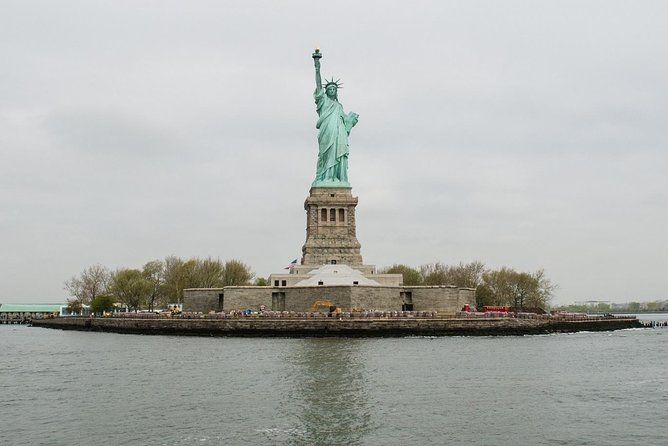 Statue of Liberty and Manhattan Skyline Sightseeing Cruise - The best time to ride