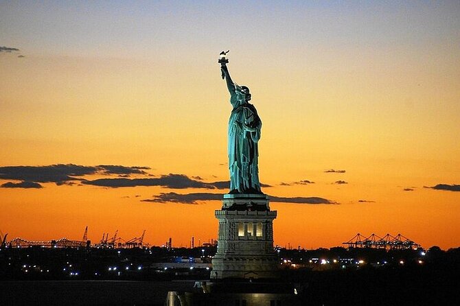 Statue of Liberty Direct Sightseeing Cruise from Brooklyn Bridge - Manhattan Bridge and Brooklyn Bridge from the water