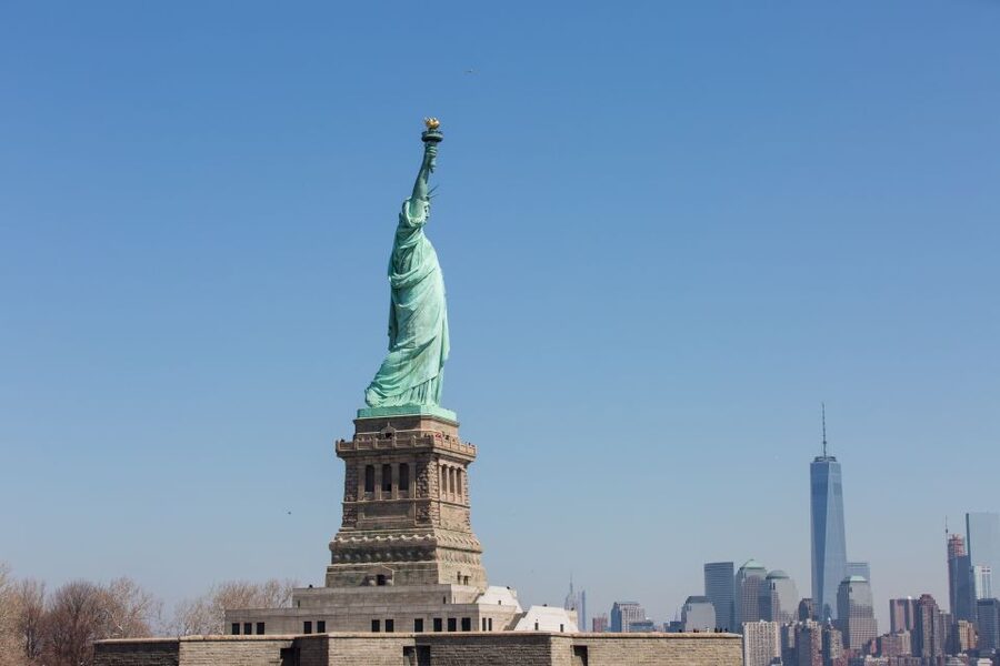 Statue of Liberty & Ellis Island - Guided Tour 8ppl Max - What the $157 price includes