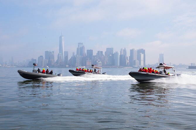Statue of Liberty Speedboat Tour - from Chelsea Piers - Ellis Island and the return to Manhattan